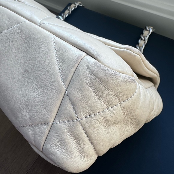 Lambskin Quilted Medium Chanel 19 Bag in Beige - Picture 8 of 14